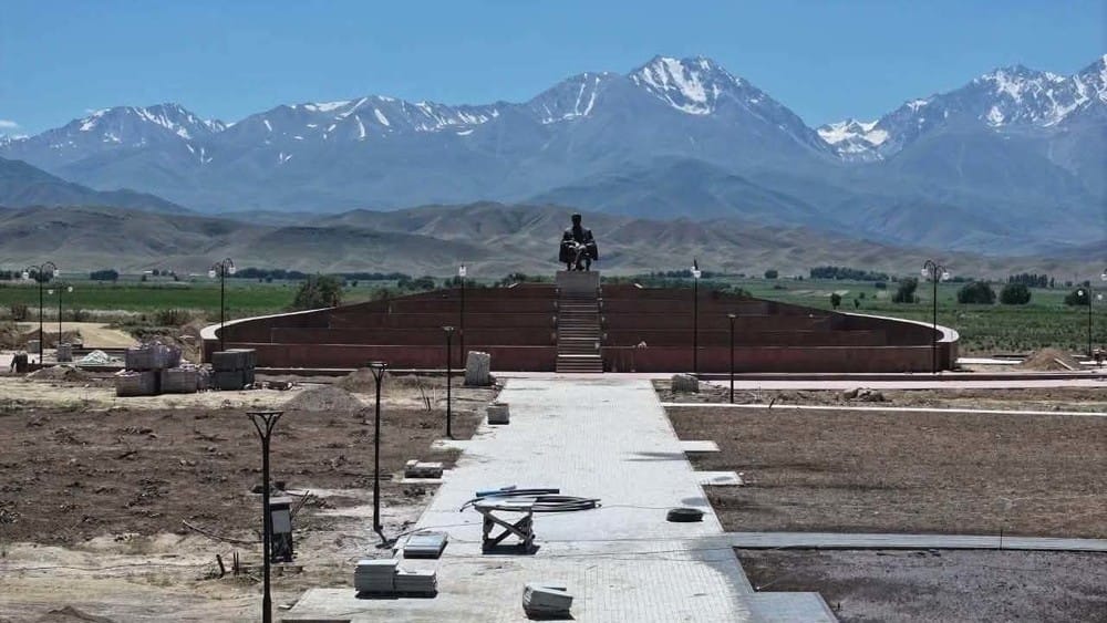 Aytmatovning Talasdagi memorial majmuasi qurilishi yakuniga yetmoqda