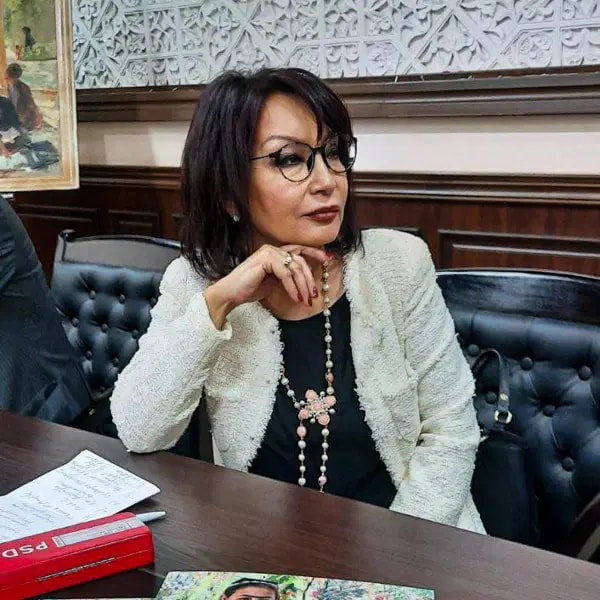 Портрет Nigora Akhmedova